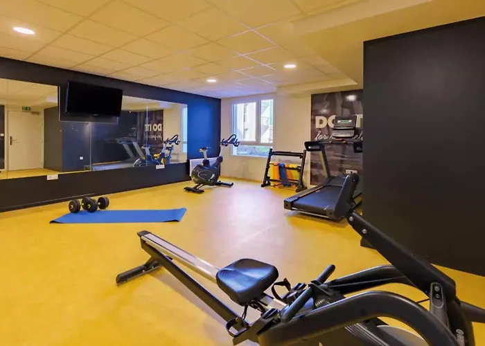 Nemea Constantine Daire *